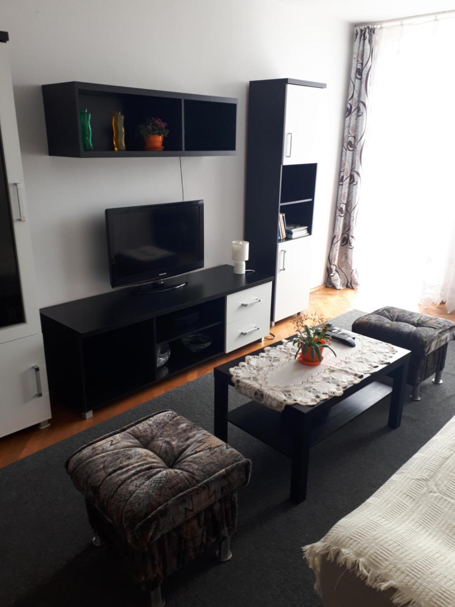 Piastowska 90 C, 2-pokojowe Mieszkanie Do Wynajecia Apartment